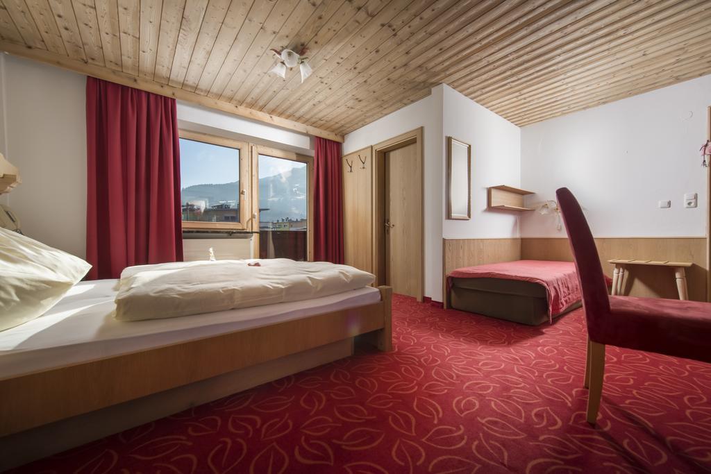 Familienhotel Central Sankt Johann in Tirol Phòng bức ảnh