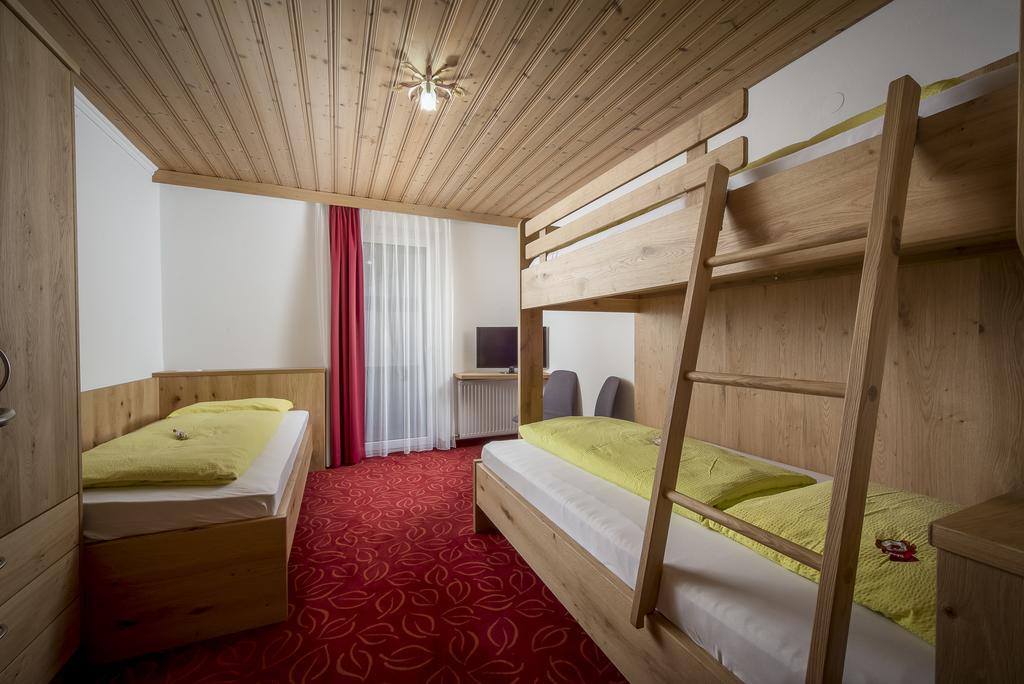 Familienhotel Central Sankt Johann in Tirol Ngoại thất bức ảnh