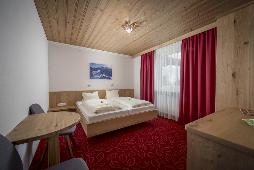 Familienhotel Central Sankt Johann in Tirol Ngoại thất bức ảnh