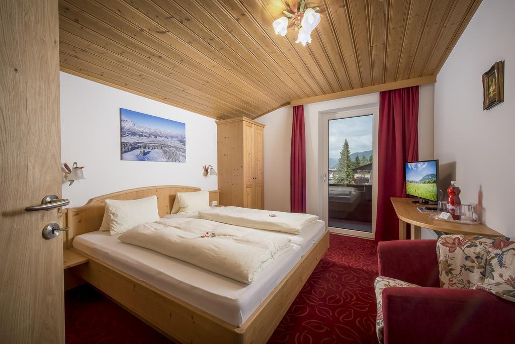 Familienhotel Central Sankt Johann in Tirol Ngoại thất bức ảnh