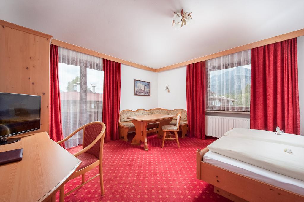 Familienhotel Central Sankt Johann in Tirol Phòng bức ảnh